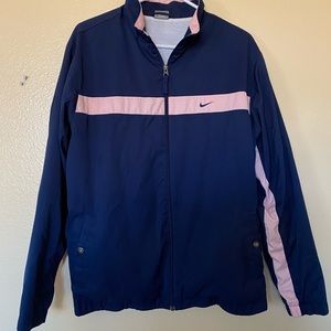 VINTAGE COZY OVERSIZED NIKE WINDBREAKER